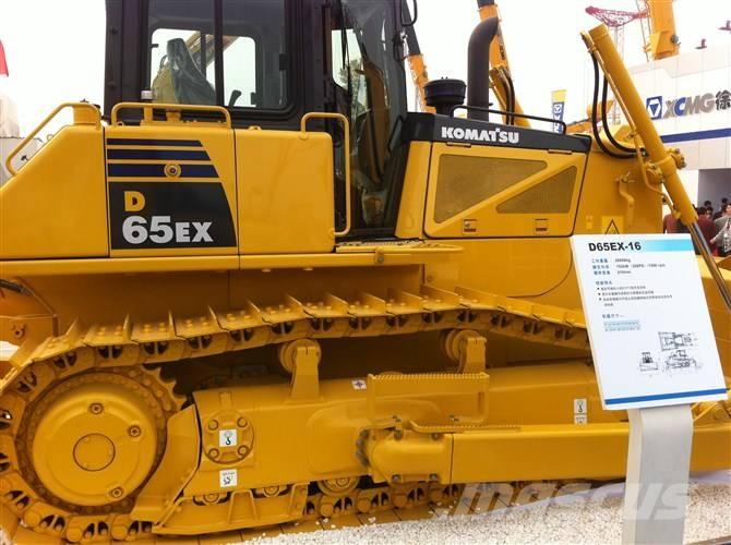 Komatsu d65ex-16 Buldozere pe senile