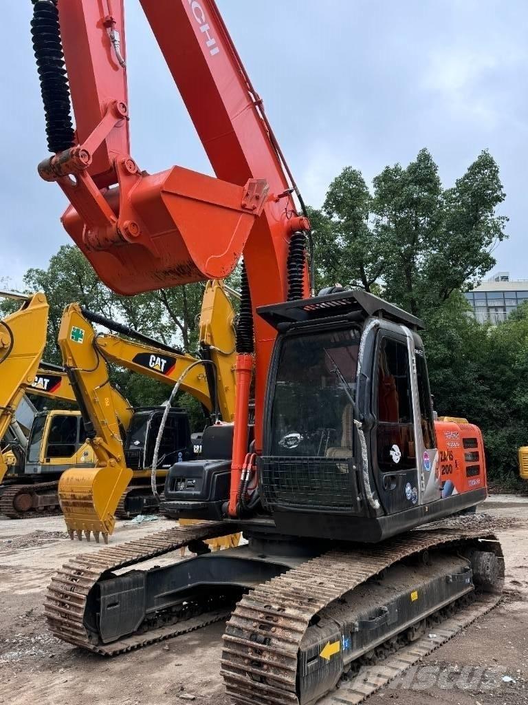 Hitachi ZX 200 Excavatoare pe șenile
