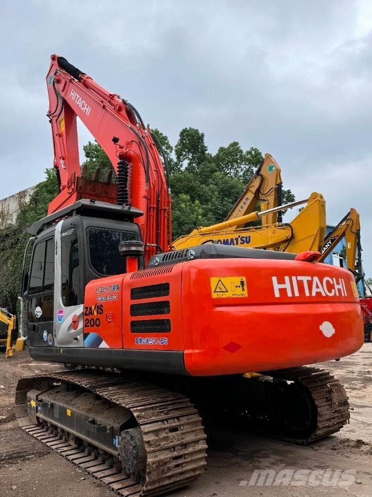 Hitachi ZX 200 Excavatoare pe șenile
