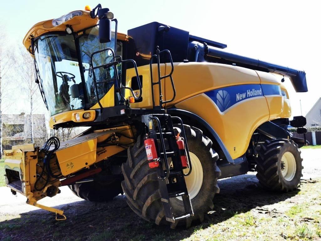 New Holland CX 8090 Combine de secerat