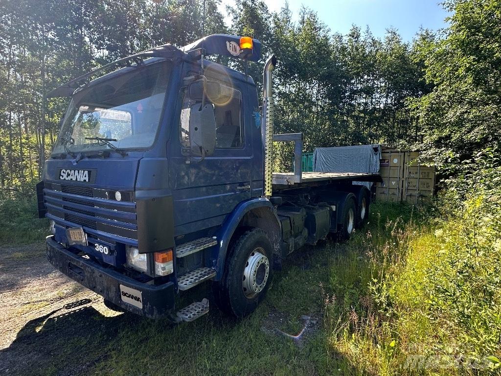 Scania 113 Camion cu carlig de ridicare