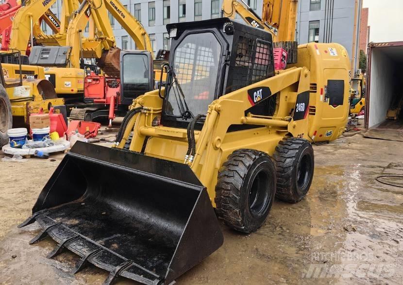 CAT 246D Mini incarcator