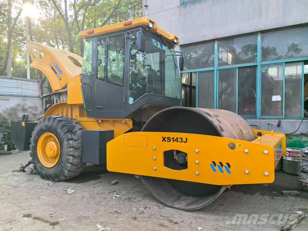 XCMG XS 142 J Compactoare monocilindrice