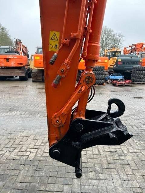 Hitachi ZX140W-5B Excavatoare cu roti