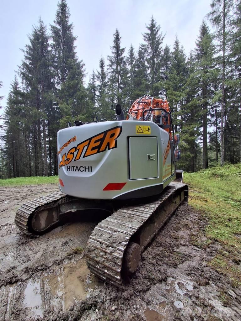 Hitachi ZX 225 US LC Excavatoare pe șenile
