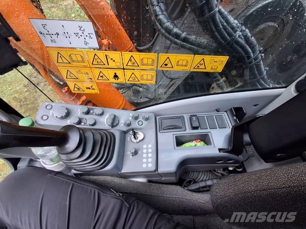 Hitachi ZX 225 US LC Excavatoare pe șenile
