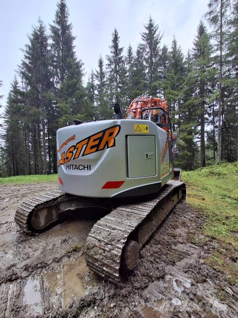 Hitachi ZX 225 US LC Excavatoare pe șenile
