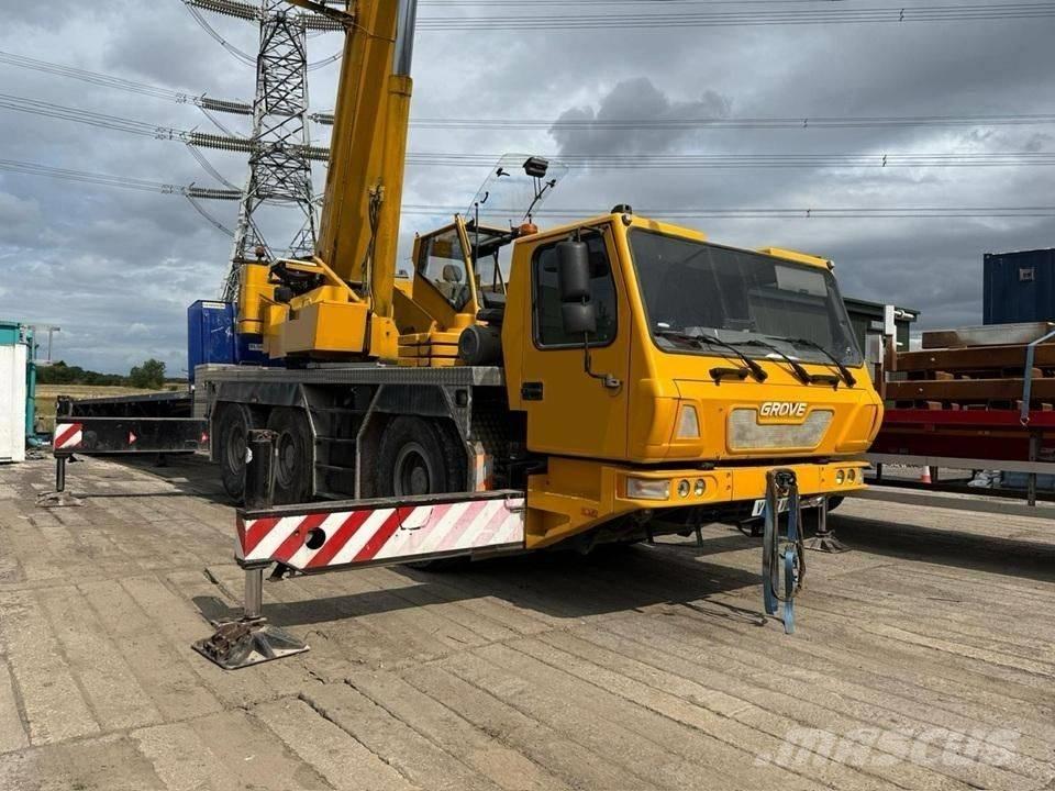 Grove GMK 3055 Macara pentru orice teren