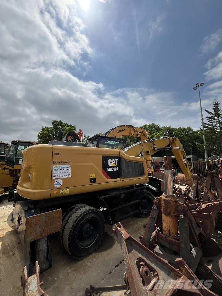 CAT MH 3022 Excavatoare cu roti