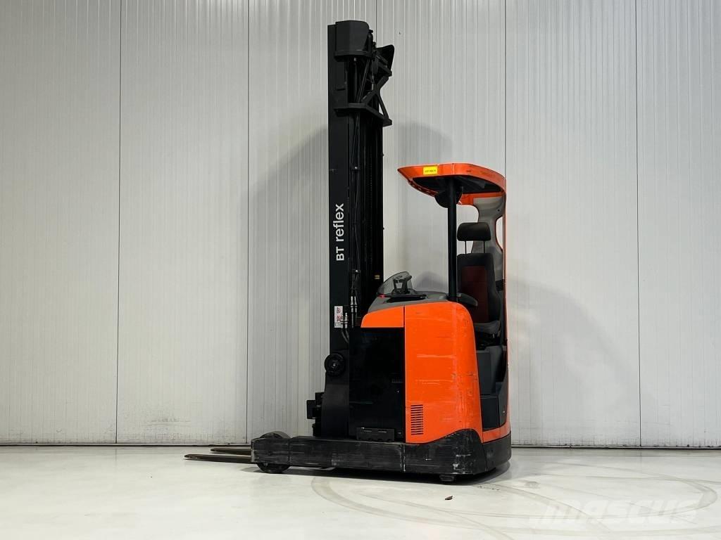 BT RRE160 Stivuitor cu catarg retractabil
