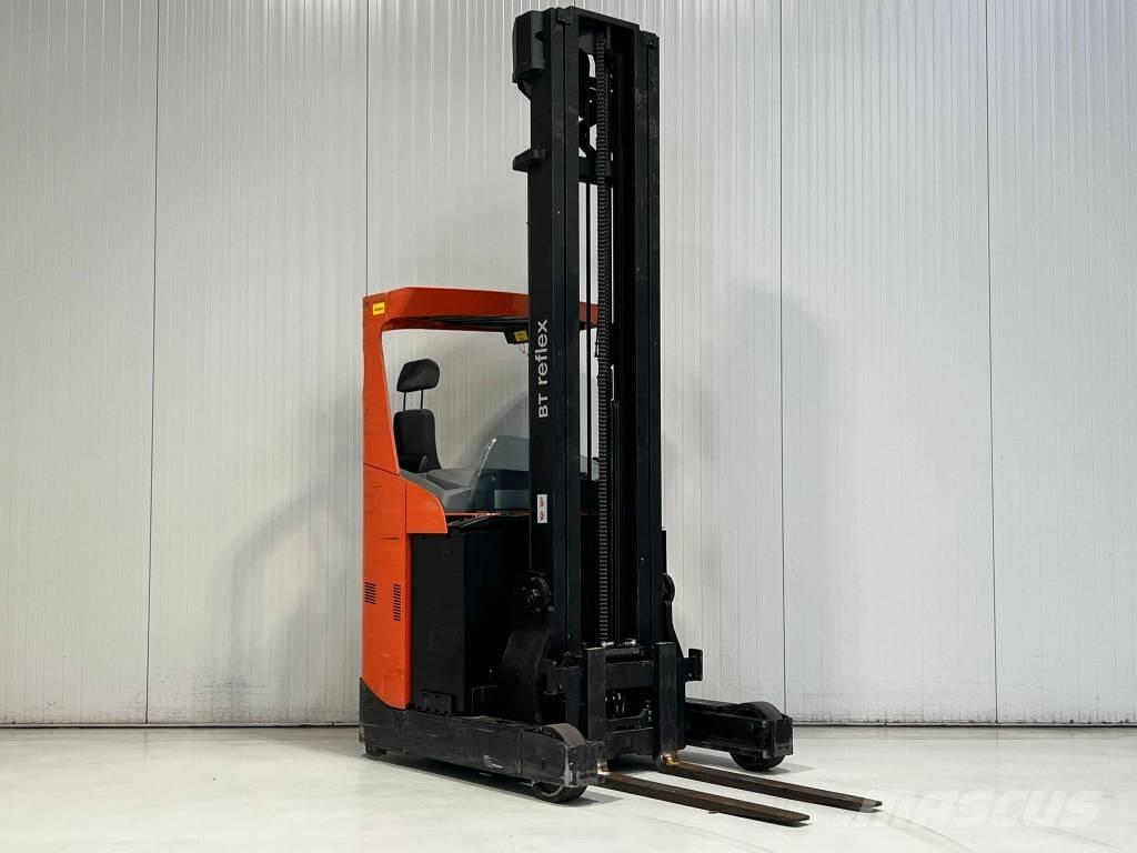BT RRE160 Stivuitor cu catarg retractabil