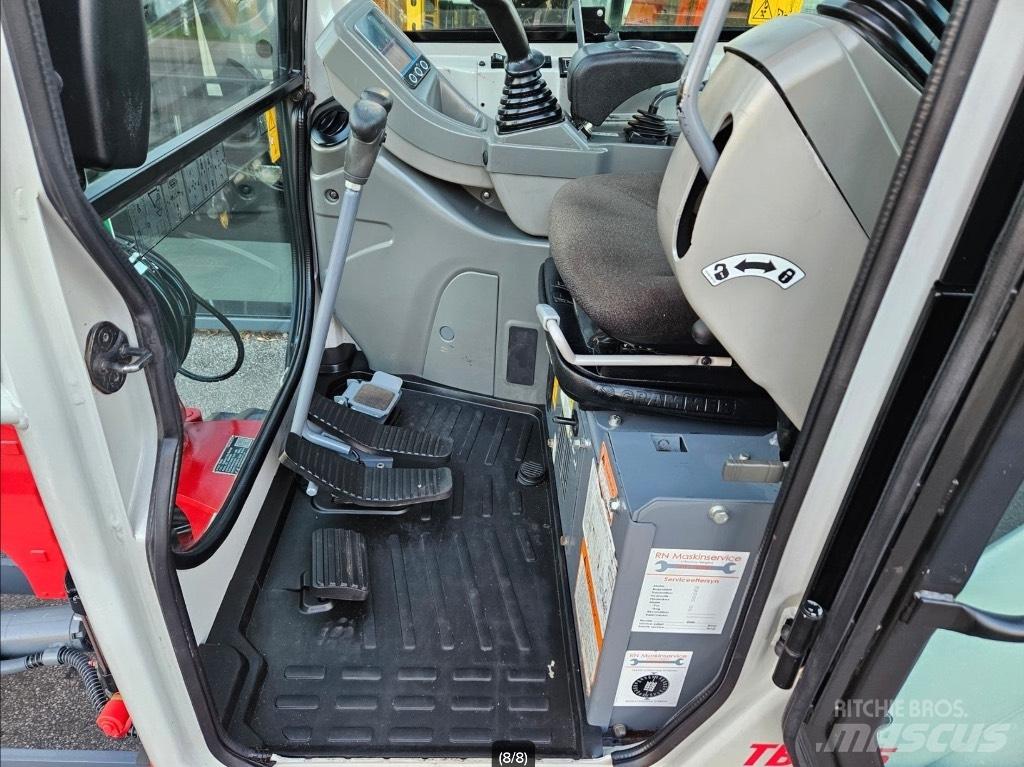 Takeuchi TB 225 Mini excavatoare < 7t