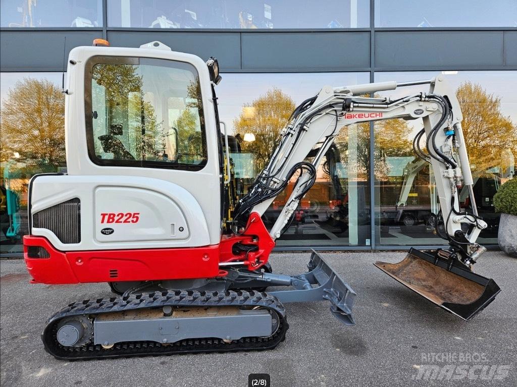 Takeuchi TB 225 Mini excavatoare < 7t