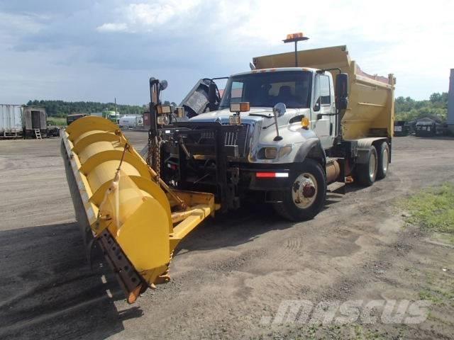 International 7400 Lame pentru dezapezire si pluguri