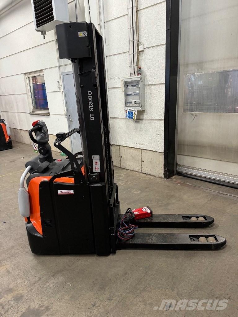 Toyota SPE140L Transpaleta manuala