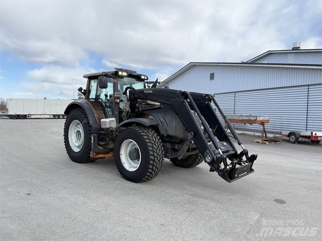 Valtra T203 Tractoare
