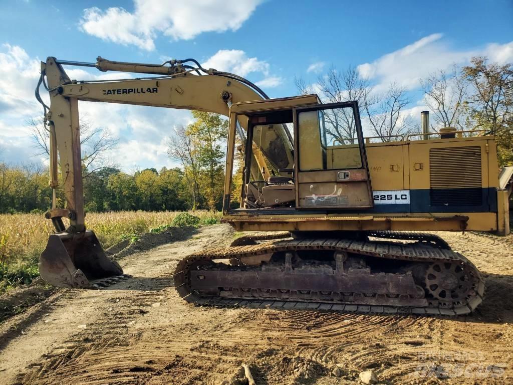 CAT 225 LC Excavatoare pe șenile
