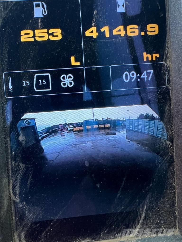 JCB JS 130 Excavatoare pe șenile
