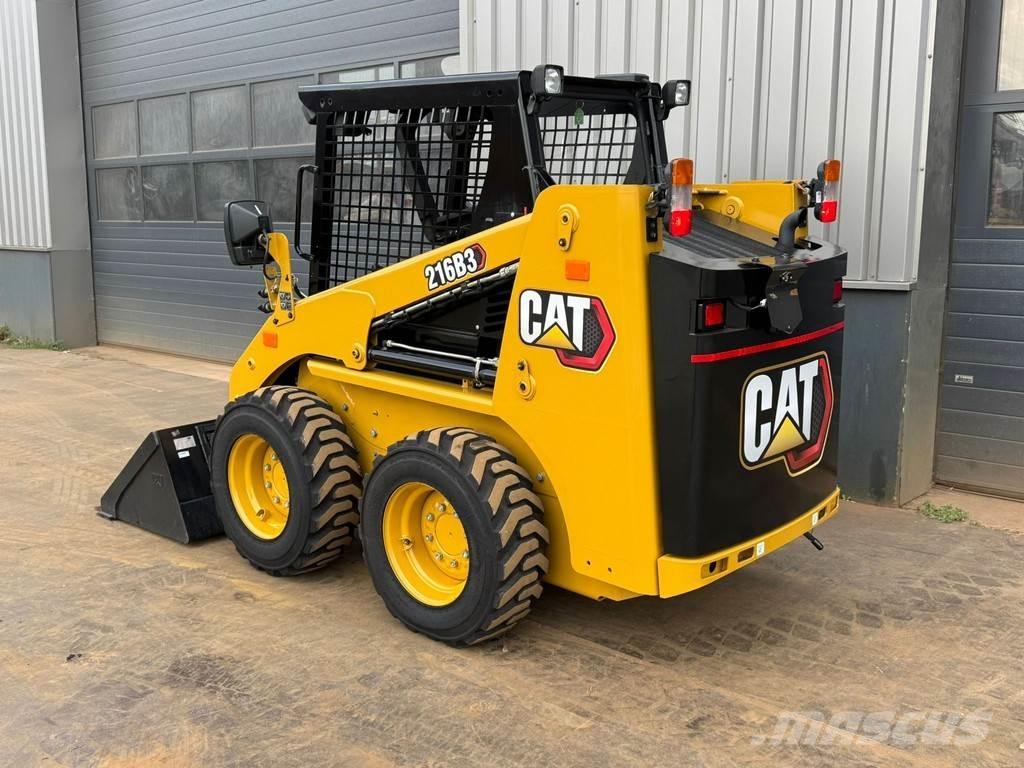 CAT 216B3 Incarcator pe pneuri