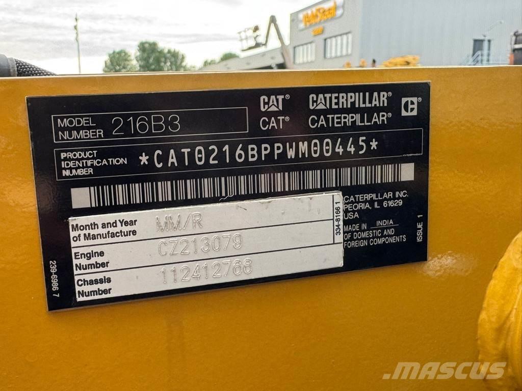 CAT 216B3 Incarcator pe pneuri