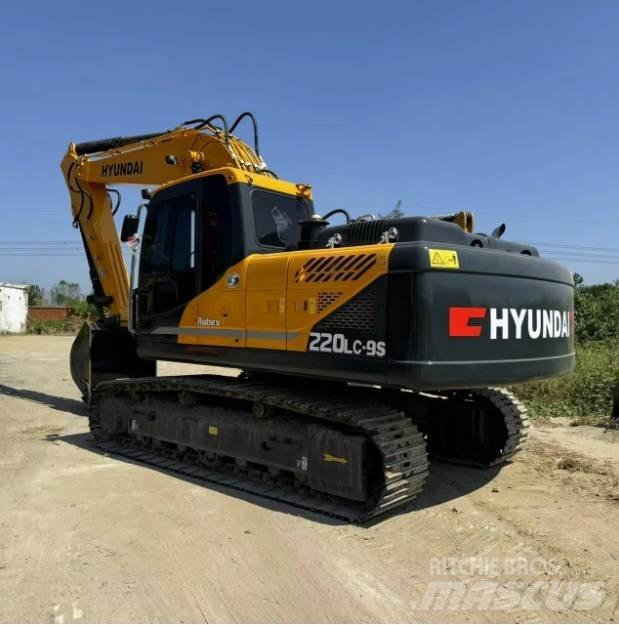 Hyundai R220-9S Excavatoare pe șenile

