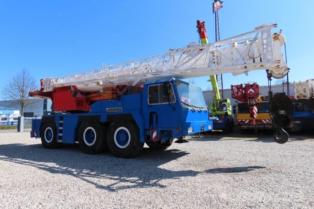 Liebherr LTM 1050-1 Macara pentru orice teren
