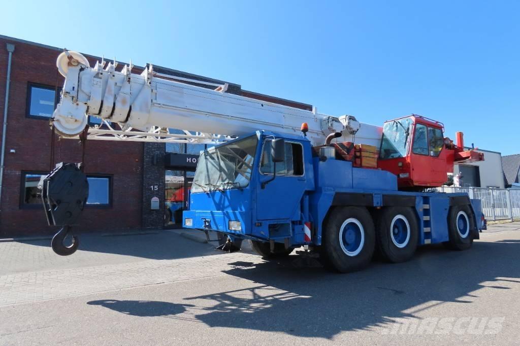 Liebherr LTM 1050-1 Macara pentru orice teren