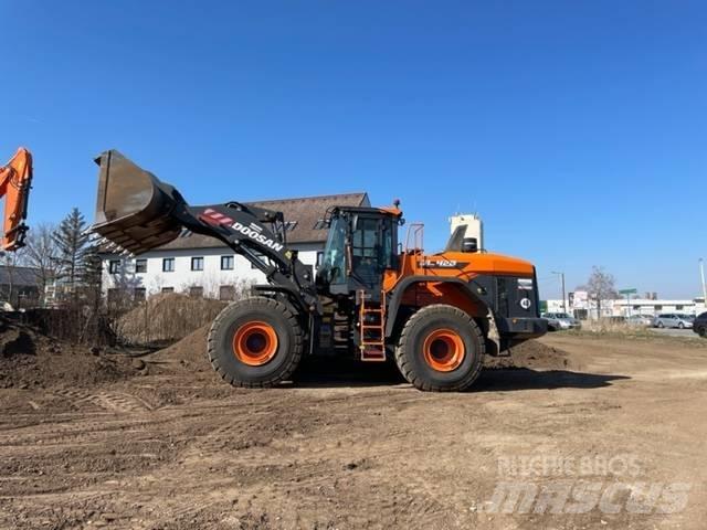 Doosan DL420 Incarcator pe pneuri
