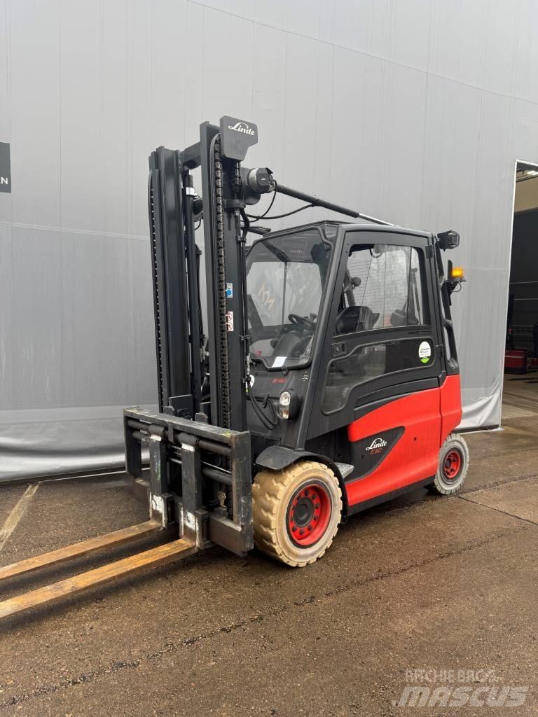 Linde E50HL-01 Stivuitor electric