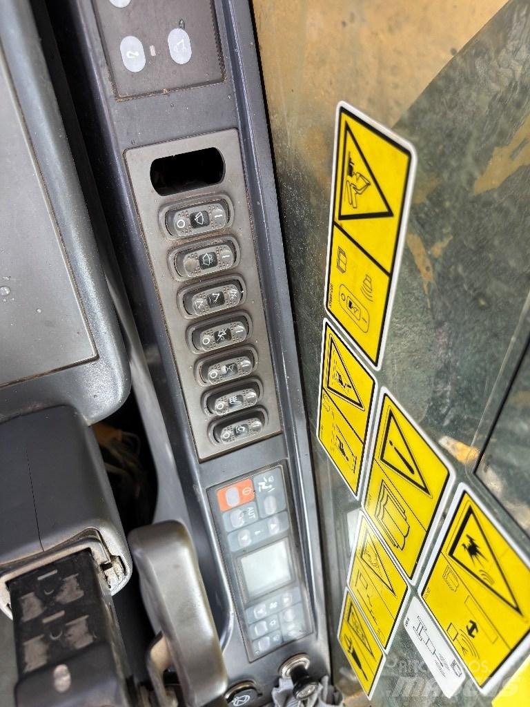 CAT 323 D LN Excavatoare pe șenile
