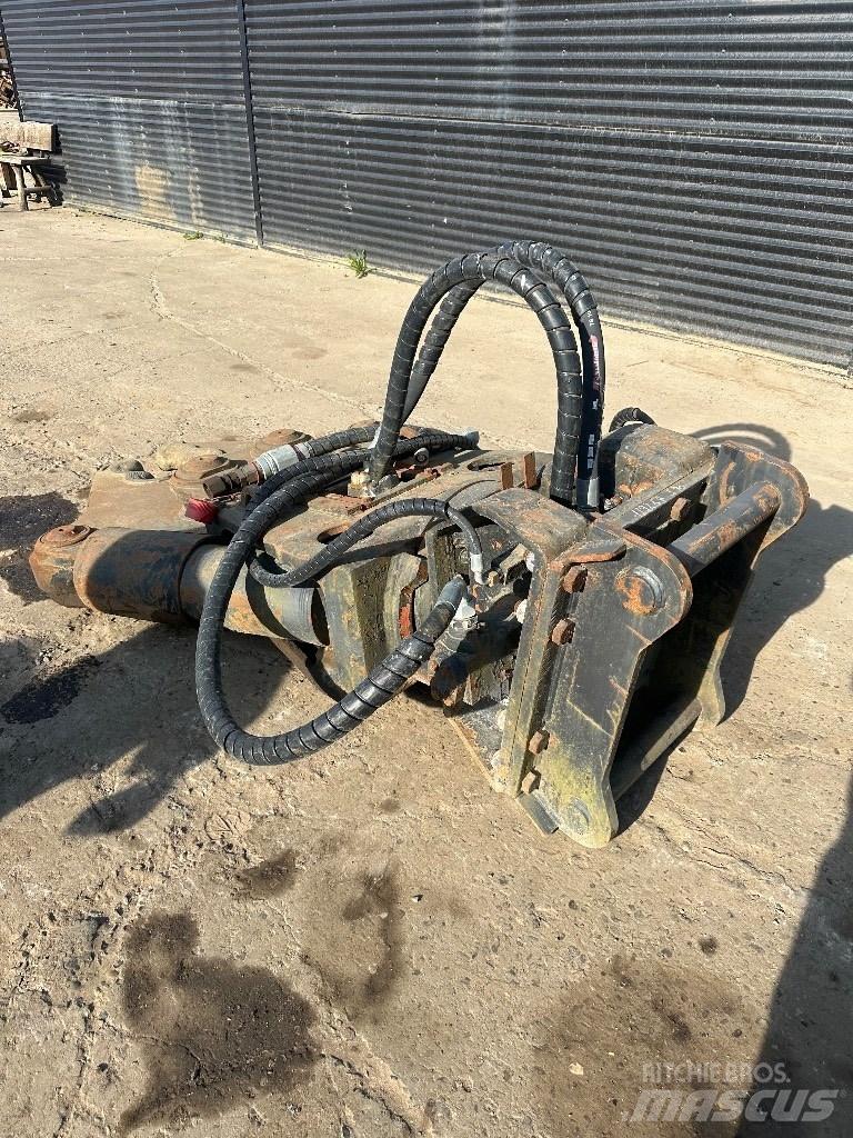 VTN Betonsaks Excavatoare pe șenile

