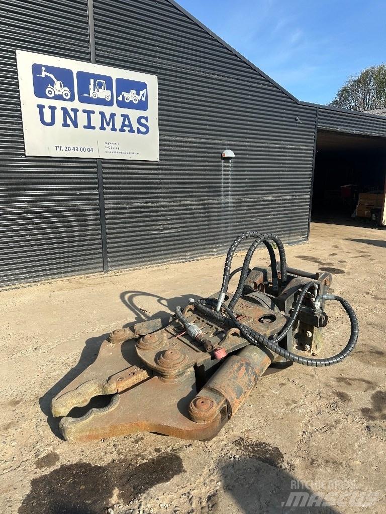 VTN Betonsaks Excavatoare pe șenile
