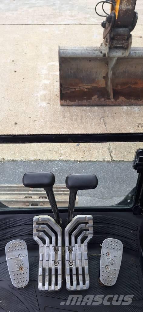 JCB JS 131 LC Excavatoare pe șenile
