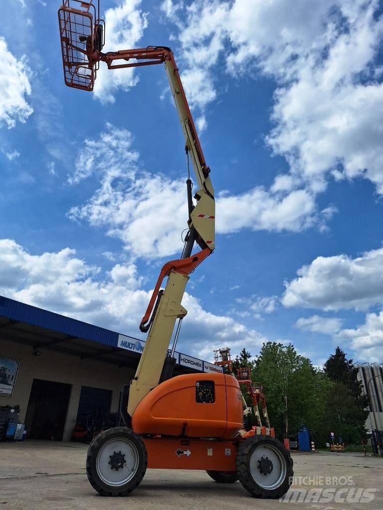 JLG 600 AJ Nacele cu brat articulat