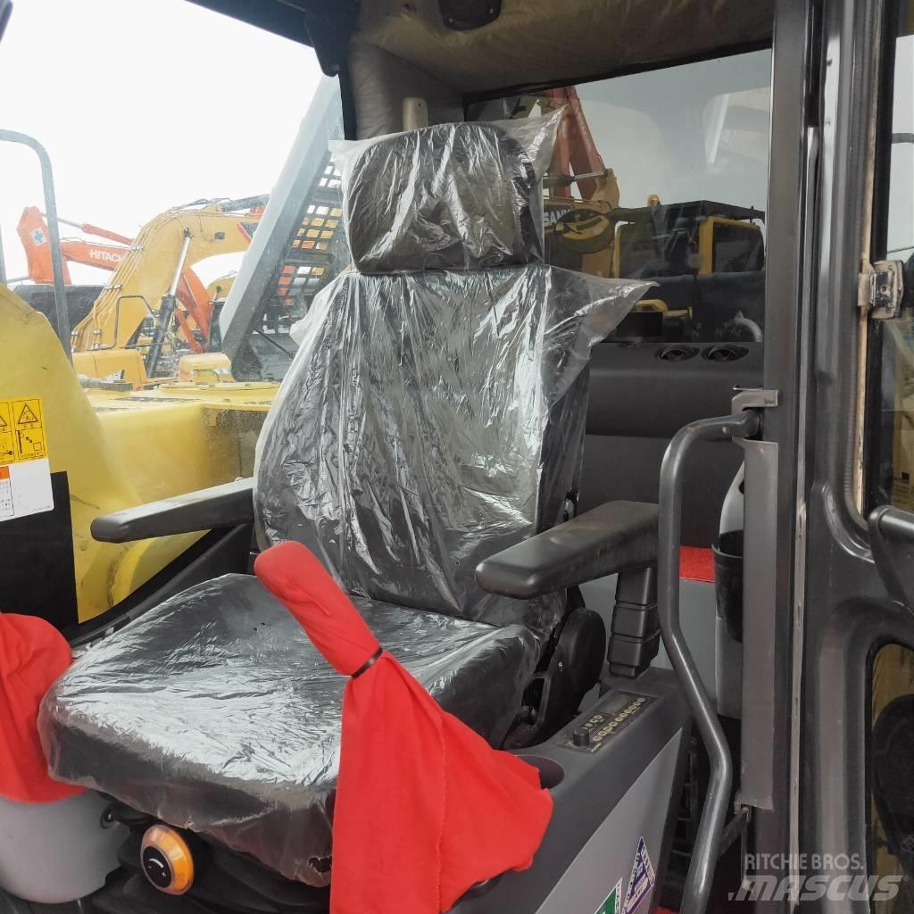 Komatsu PC200-8 Excavatoare pe șenile
