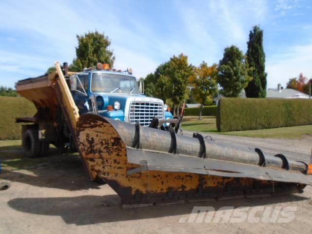 Ford LTL 9000 Lame pentru dezapezire si pluguri