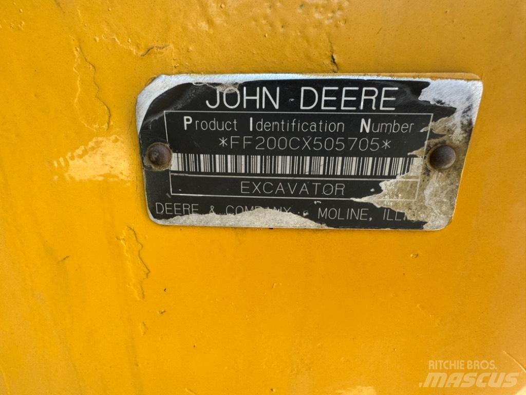 DEERE 200 LC Excavatoare pe șenile
