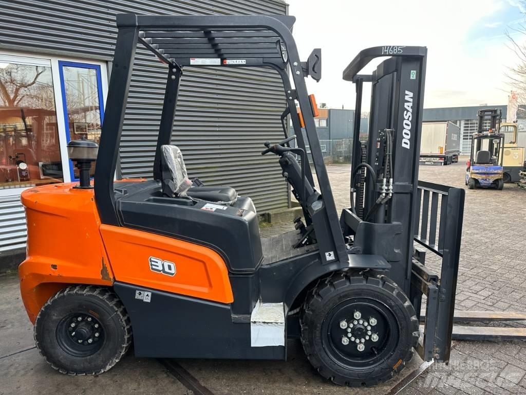 Doosan D30NX Stivuitor diesel