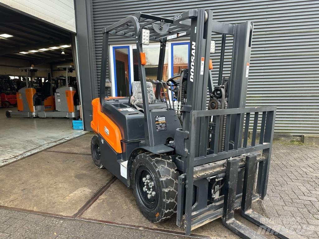 Doosan D30NX Stivuitor diesel