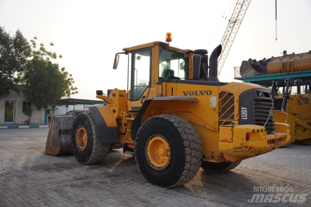Volvo L 120 F Incarcator pe pneuri