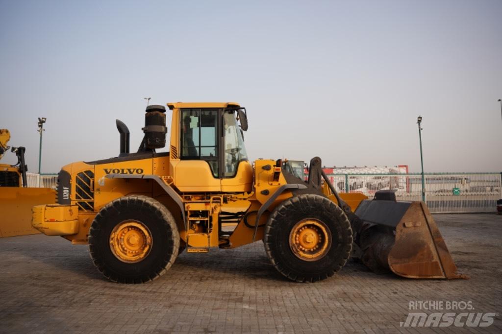 Volvo L 120 F Incarcator pe pneuri