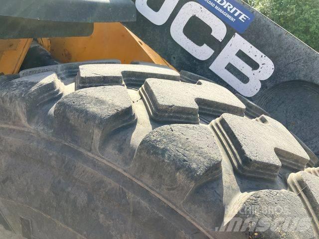 JCB 427 ZX Incarcator pe pneuri