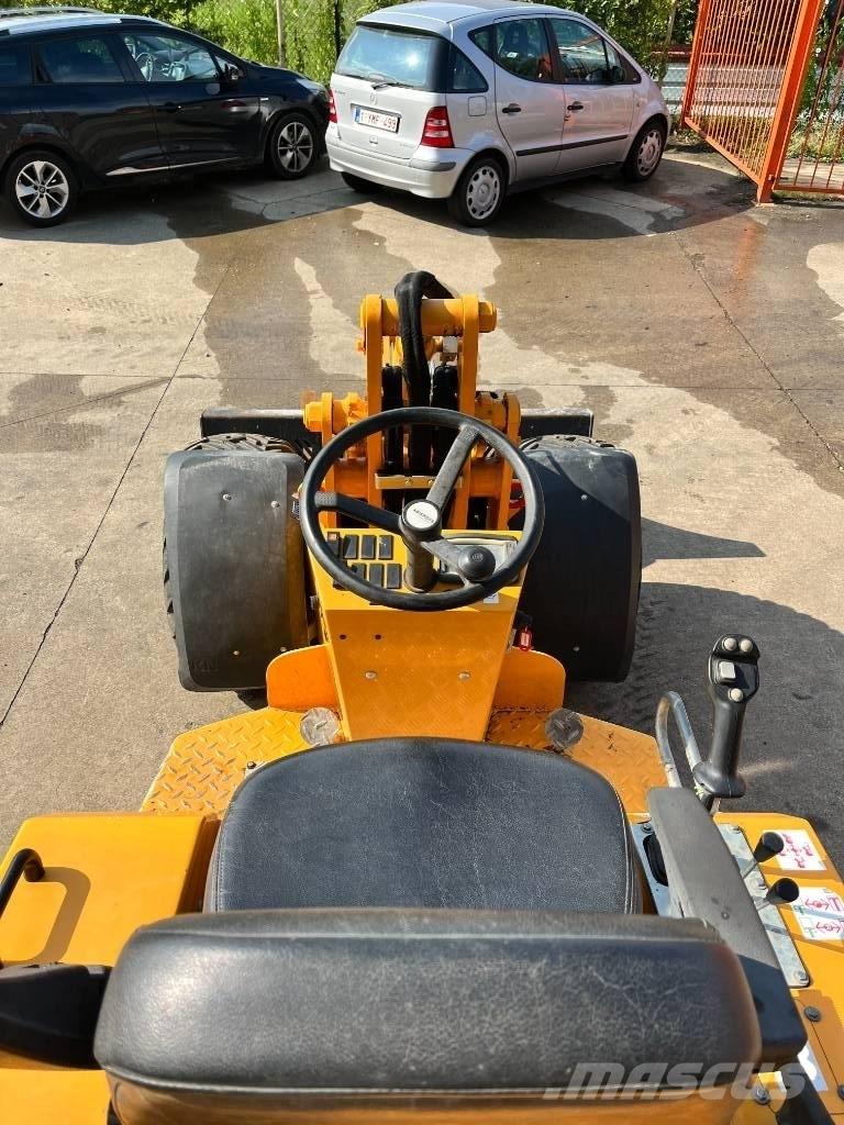 Knikmops KM 250 Incarcator pe pneuri