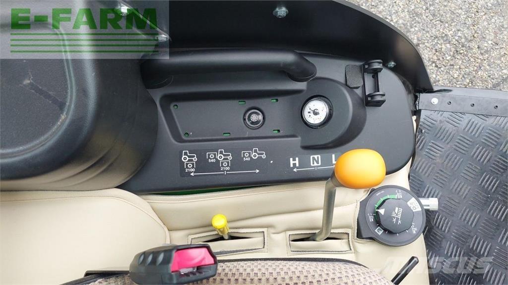 John Deere 1026R Tractoare