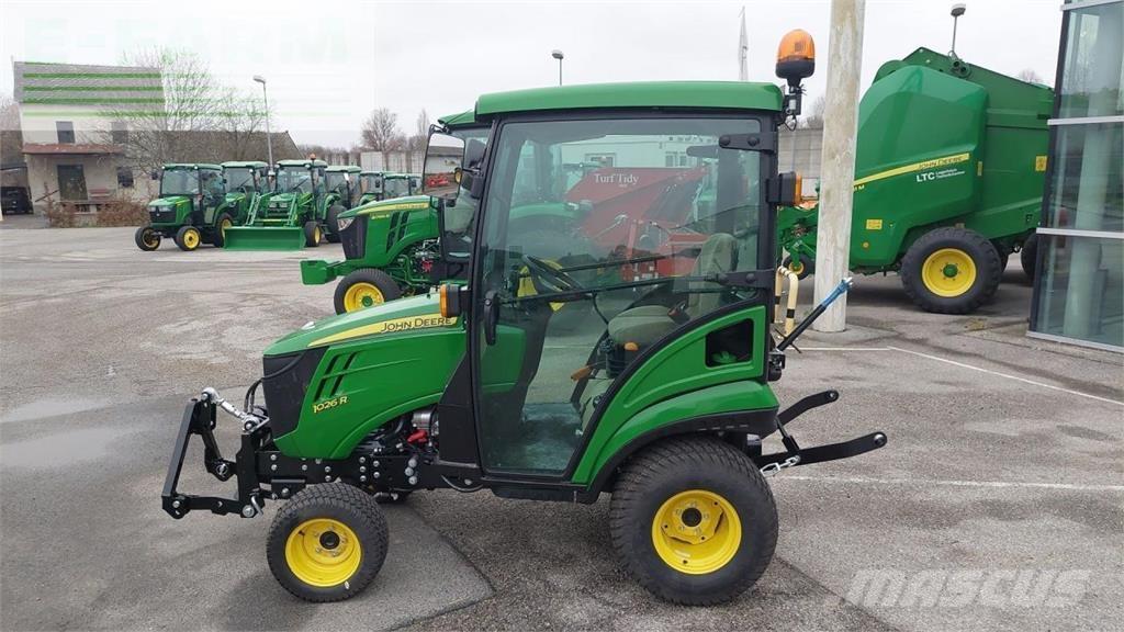 John Deere 1026R Tractoare