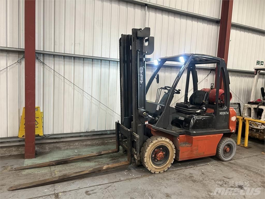 Nissan UD02A20PQ Stivuitor GPL