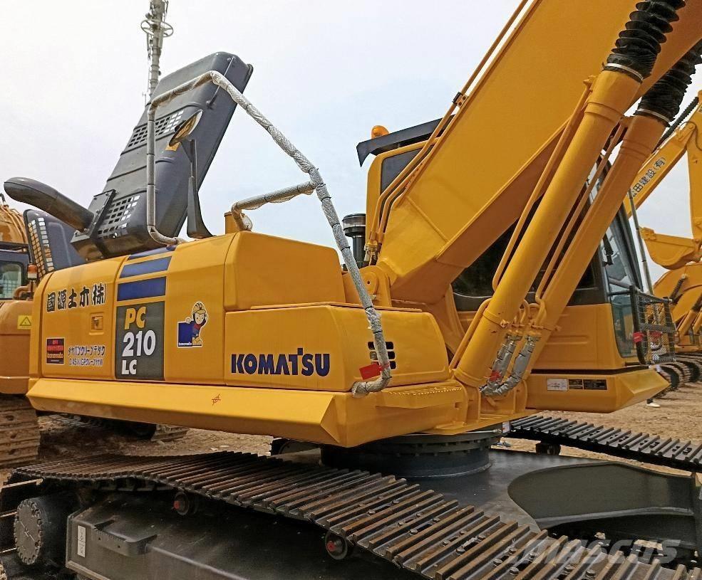 Komatsu PC 210 Excavatoare pe șenile
