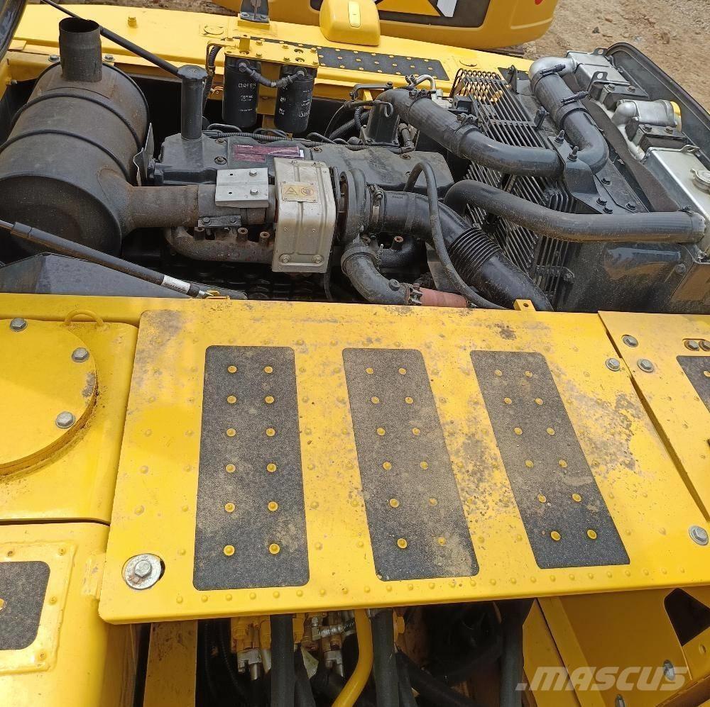 Komatsu PC 210 Excavatoare pe șenile

