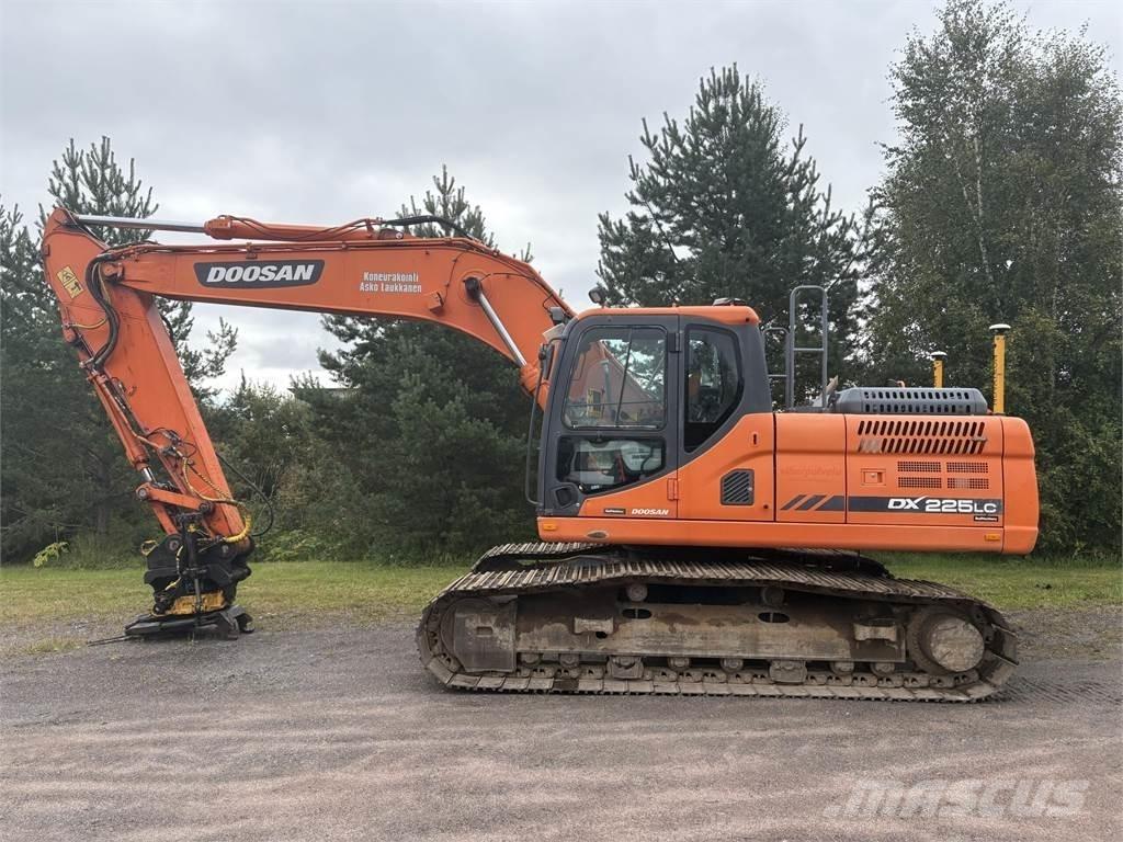 Doosan DX225LC-3 Excavatoare pe șenile

