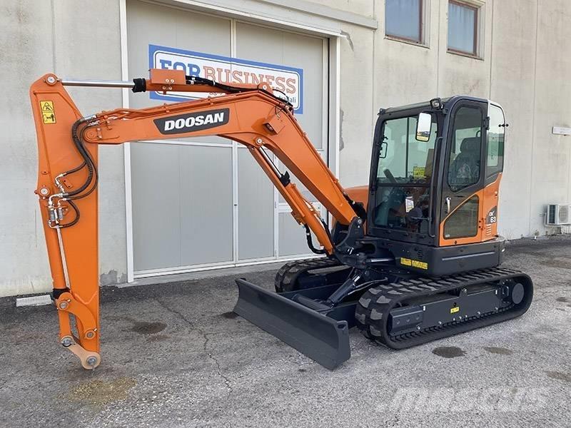 Doosan DX 63-3 Mini excavatoare < 7t